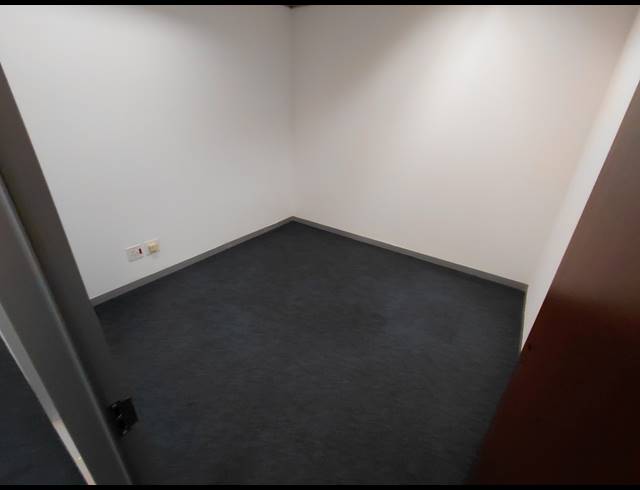 340M² OFFICE TO LET IN BRYANSTON